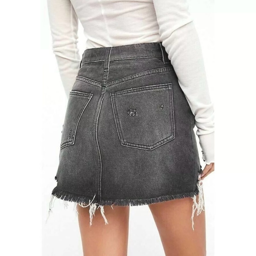 We The Free People Relaxed & Destroyed Denim Mini Skirt Sz 26 Distressed Slit*M6 - Picture 2 of 5